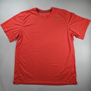Nike Men's Red T-Shirt